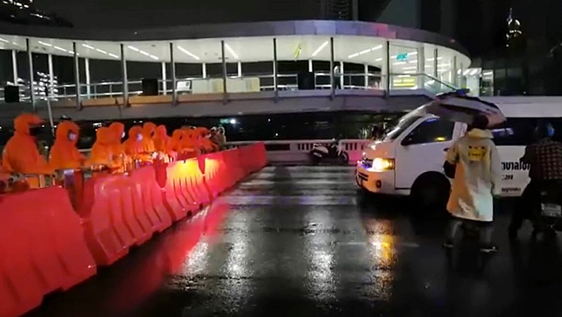 ตำรวจแจง ขวางรถพยาบาล ตำรวจแจง ขวางรถพยาบาล