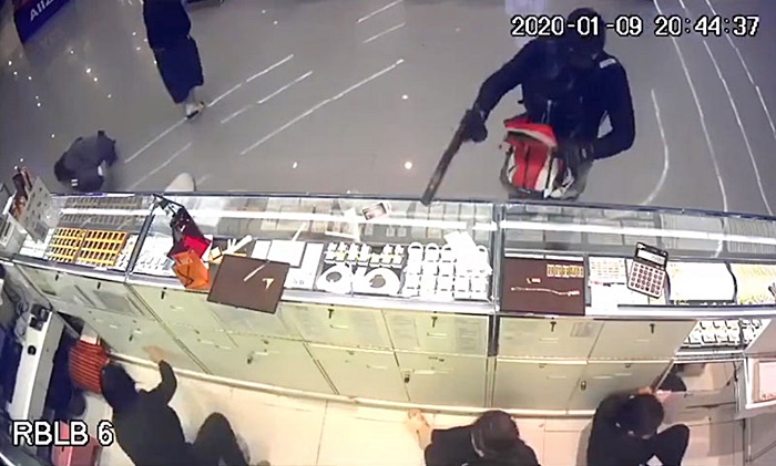 พ่อแม่น้องไทตัล พอใจคำตัดสินประหาร ผอ.กอล์ฟ พ่อแม่น้องไทตัล พอใจคำตัดสินประหาร ผอ.กอล์ฟ