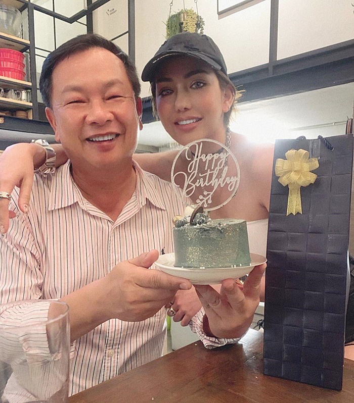 เบล บุษญา ลูกสาว บรรยิน ตั้งภากรณ์ เบล บุษญา ลูกสาว บรรยิน ตั้งภากรณ์