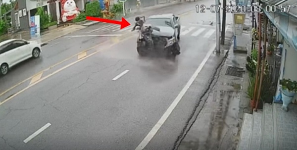 แซงไม่สนถนนลิ่น แซงไม่สนถนนลิ่น