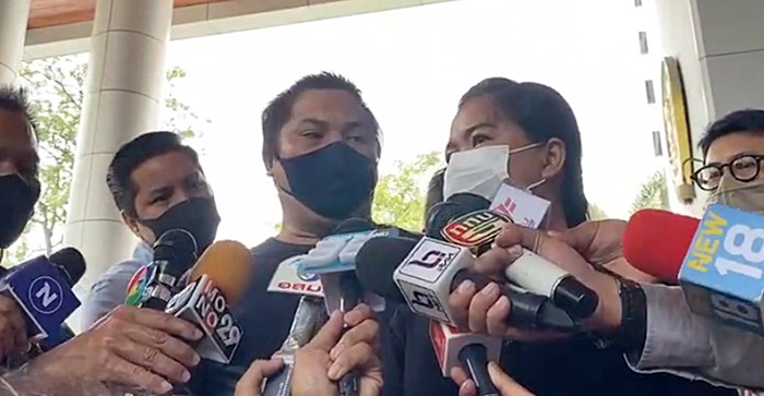 พ่อแม่น้องไทตัล พอใจคำตัดสินประหาร ผอ.กอล์ฟ พ่อแม่น้องไทตัล พอใจคำตัดสินประหาร ผอ.กอล์ฟ