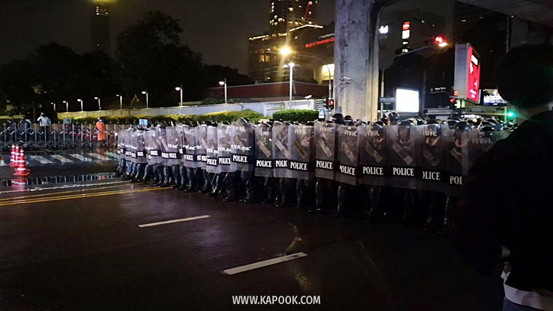 ม็อบประท้วง ม็อบประท้วง