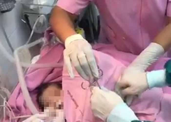 แม่ทำร้ายลูก แม่ทำร้ายลูก