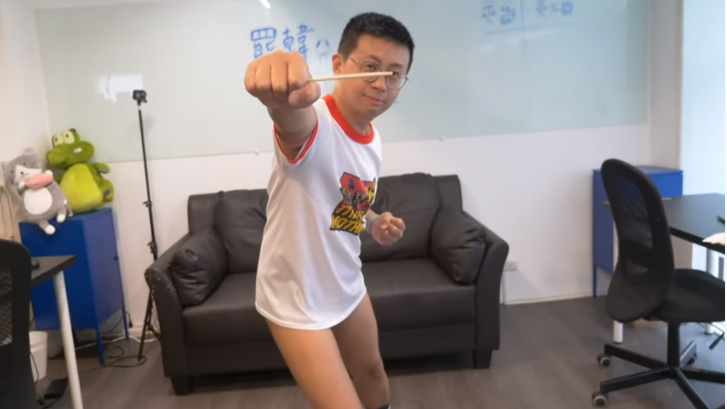 โชว์ใช้ก้นหักตะเกียบ โชว์ใช้ก้นหักตะเกียบ