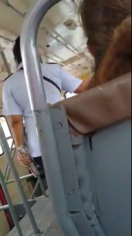 ผู้โดยสาร เดือด ด่ากระเป๋ารถเมล์ ผู้โดยสาร เดือด ด่ากระเป๋ารถเมล์