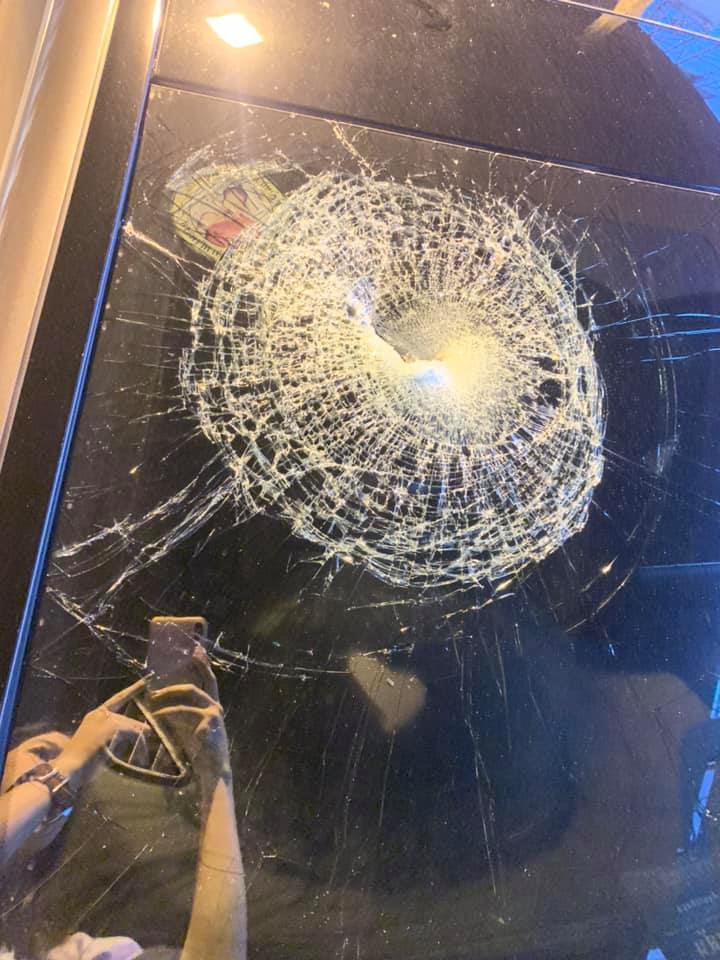 ท่อนเหล็กใหญ่ หล่นใส่ ท่อนเหล็กใหญ่ หล่นใส่