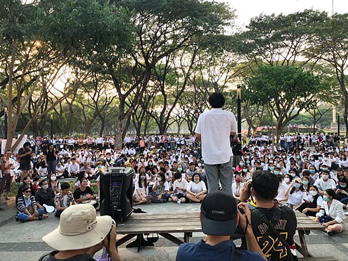 นักศึกษา รวมตัวกันแสดงพลังสนับสนุนประชาธิปไตย นักศึกษา รวมตัวกันแสดงพลังสนับสนุนประชาธิปไตย