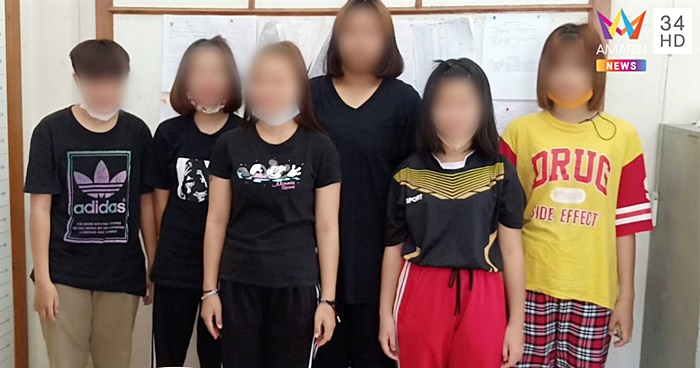 เต้นรูดเสาไฟ เย้ยเคอร์ฟิวกลางสี่แยก เต้นรูดเสาไฟ เย้ยเคอร์ฟิวกลางสี่แยก