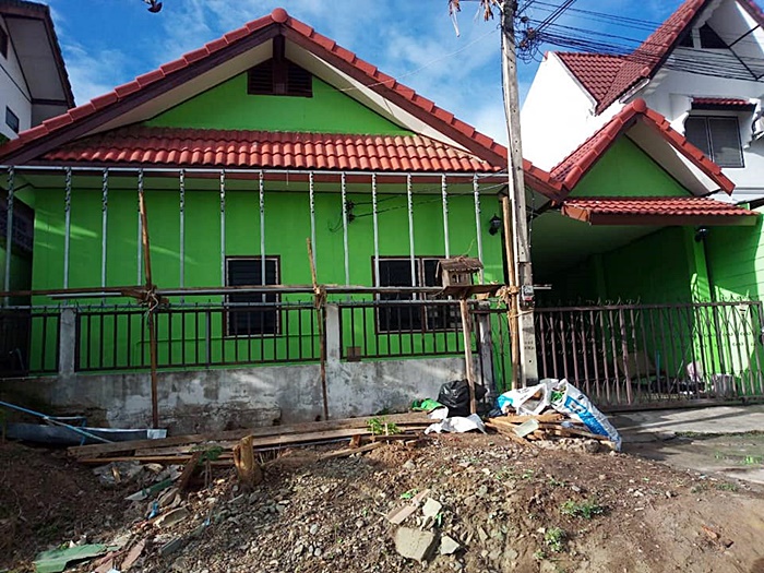 บ้านสีเขียวอ่อน บ้านสีเขียวอ่อน