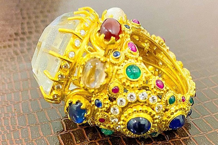 จีจี้ปีโป้ ใส่เครื่องประดับในงานบวช จีจี้ปีโป้ ใส่เครื่องประดับในงานบวช