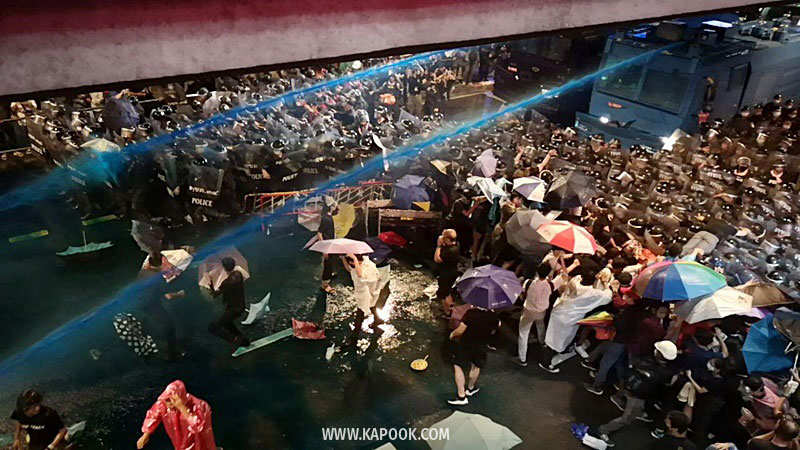 ม็อบประท้วง ม็อบประท้วง