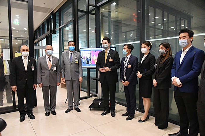 ผู้นำเหล่าทัพ ผู้นำเหล่าทัพ