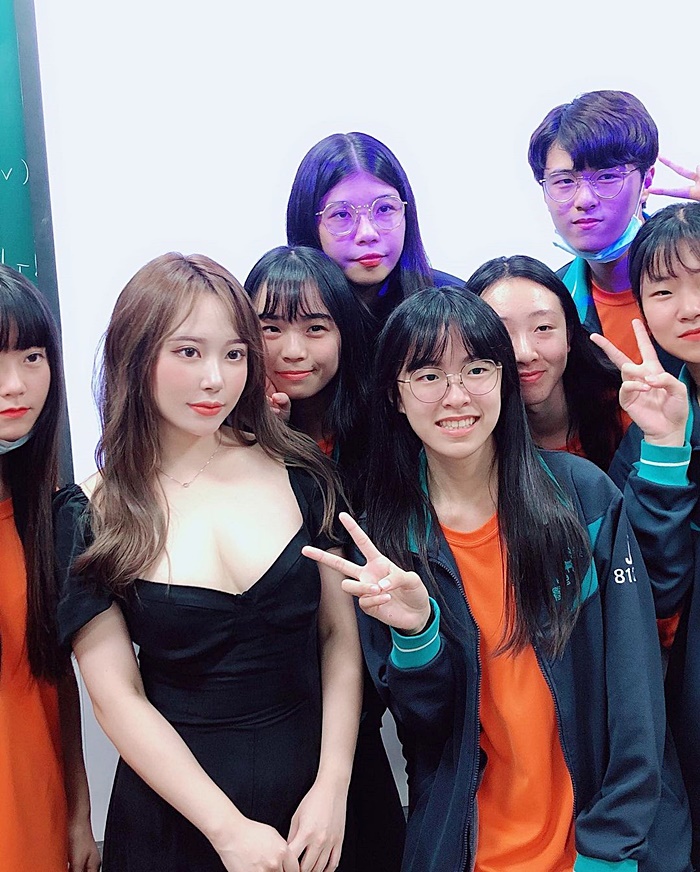 คลิปสาวสวยหน้าชั้นเรียน คลิปสาวสวยหน้าชั้นเรียน