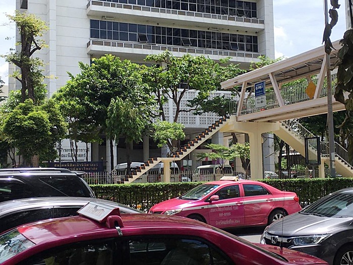 สะพานลอย สะพานลอย