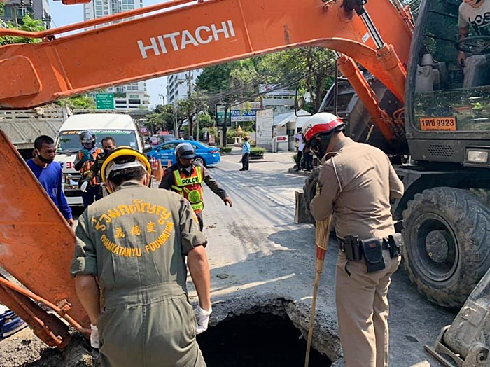 ดินสไลด์ ถ.เอกมัย ดินสไลด์ ถ.เอกมัย