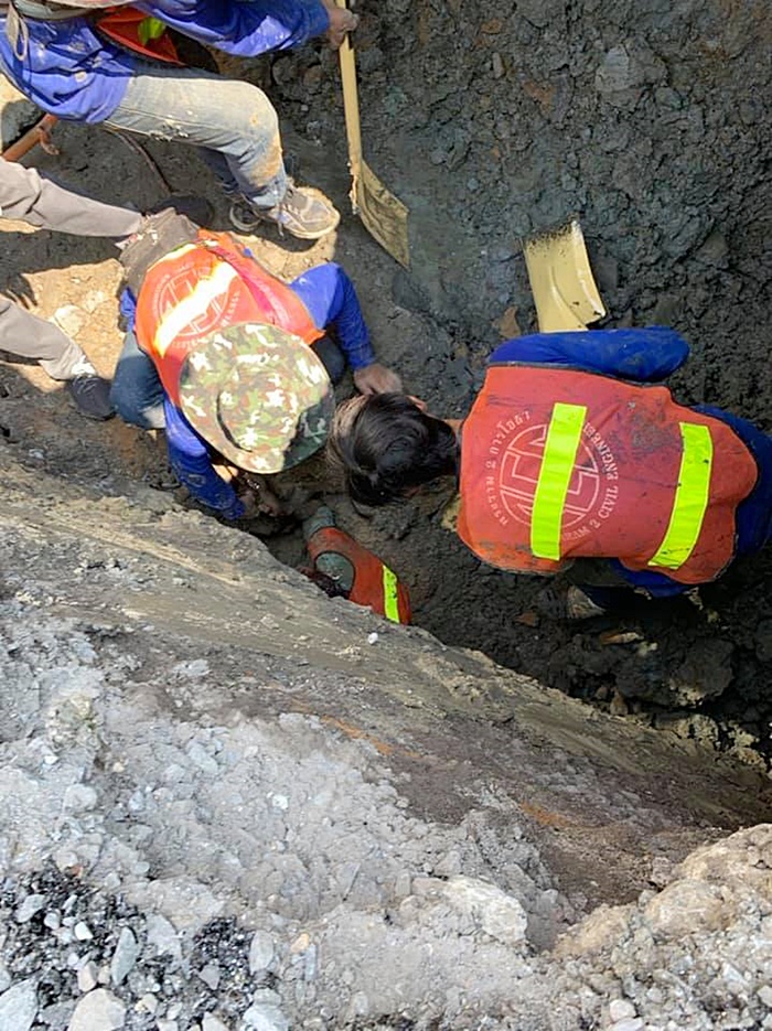 ดินสไลด์ ถ.เอกมัย ดินสไลด์ ถ.เอกมัย