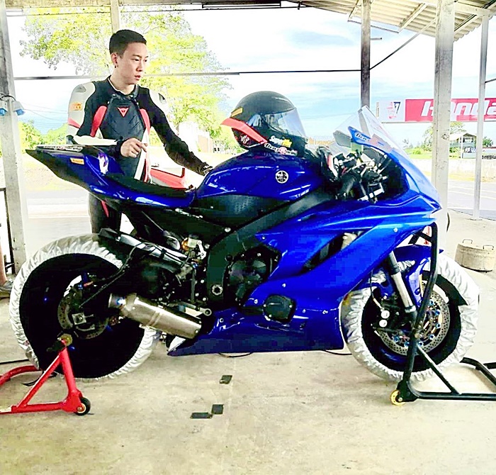 เบนซ์ เรซซิ่ง เบนซ์ เรซซิ่ง