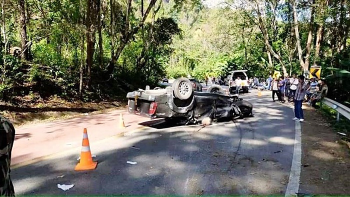 กระบะคว่ำบนดอยอินทนนท์ กระบะคว่ำบนดอยอินทนนท์