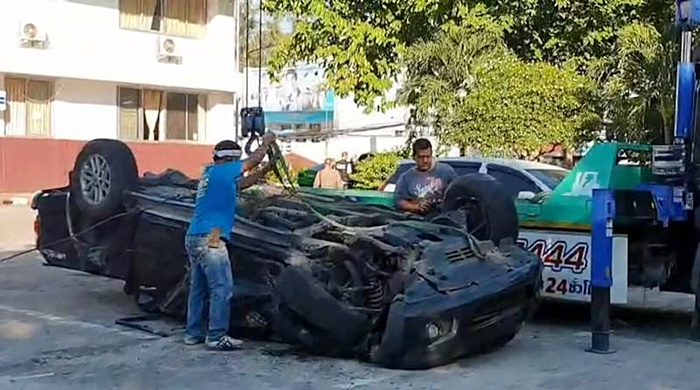 กระบะคว่ำบนดอยอินทนนท์ กระบะคว่ำบนดอยอินทนนท์