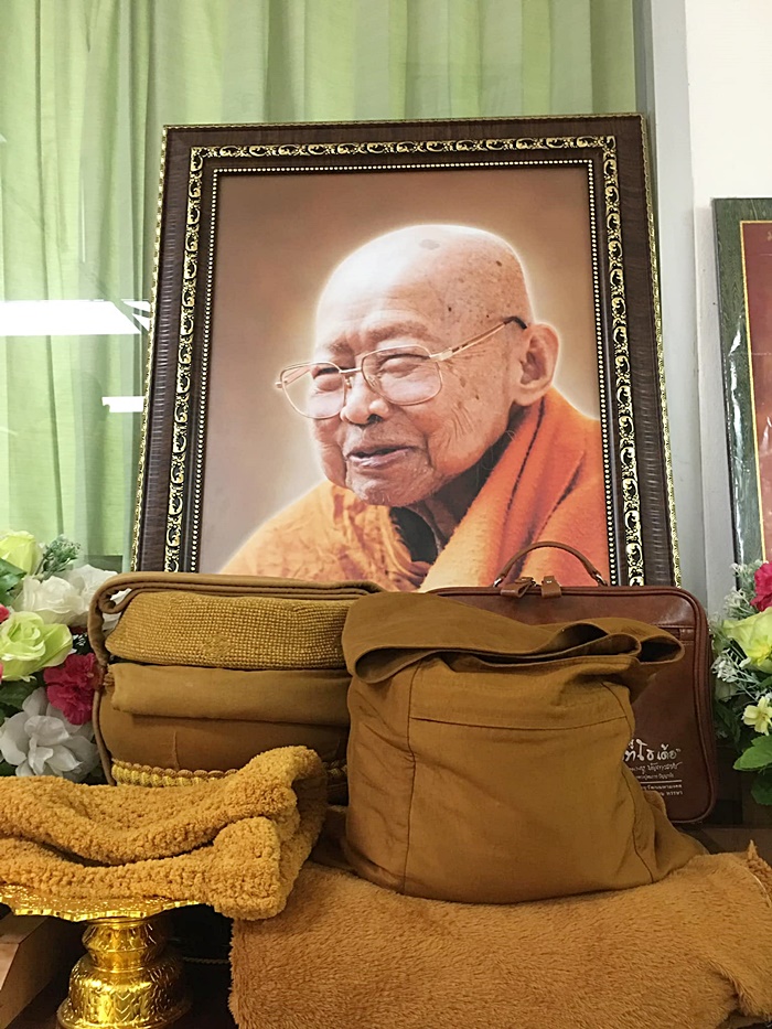 หลวงปู่สิงห์ทอง เกจิดังเมืองยโสธร ละสังขารแล้ว หลวงปู่สิงห์ทอง เกจิดังเมืองยโสธร ละสังขารแล้ว