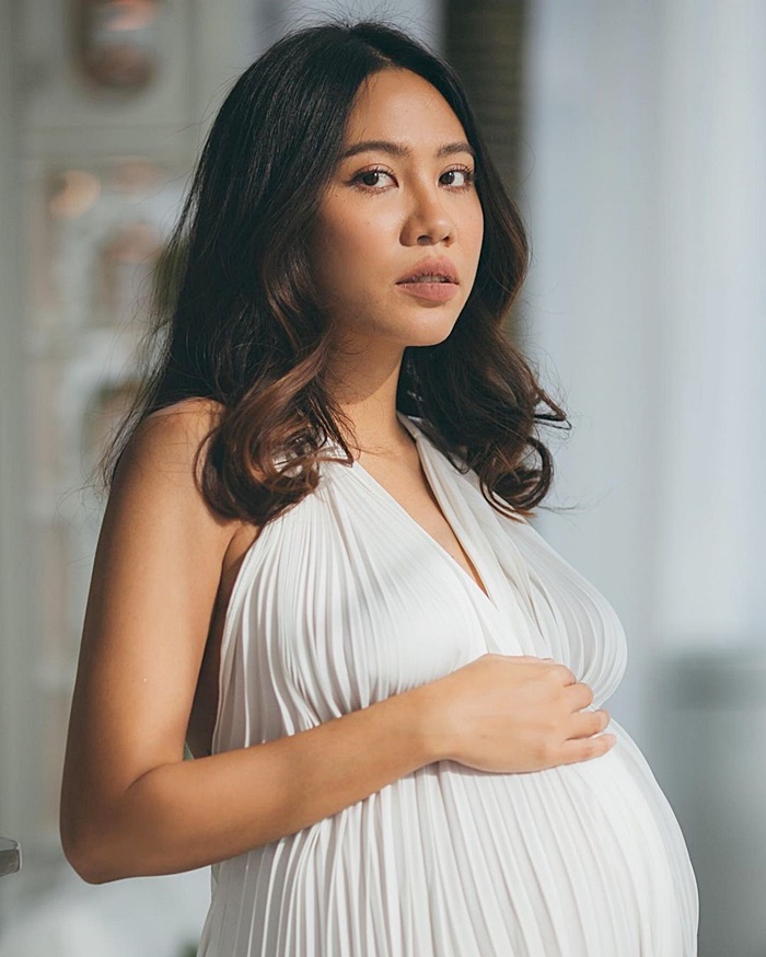 หญิงแม้น แม้นนฤมาส หญิงแม้น แม้นนฤมาส