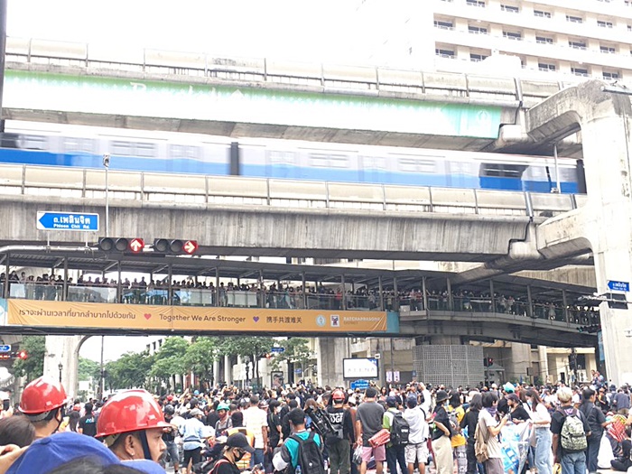 ม็อบประท้วง ม็อบประท้วง