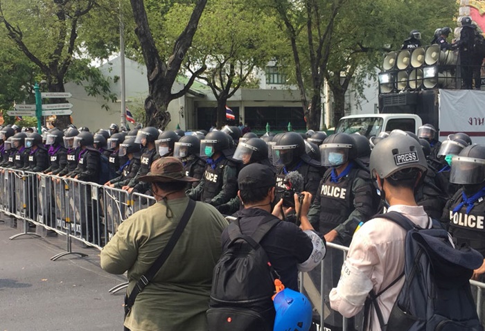 ตั้งหมู่บ้านทะลุฟ้าหน้าทำเนียบ ตั้งหมู่บ้านทะลุฟ้าหน้าทำเนียบ