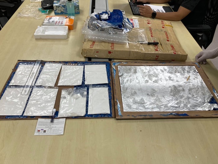 โคเคน สอดไส้มาสคาร่า โคเคน สอดไส้มาสคาร่า