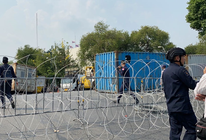 ตั้งหมู่บ้านทะลุฟ้าหน้าทำเนียบ ตั้งหมู่บ้านทะลุฟ้าหน้าทำเนียบ