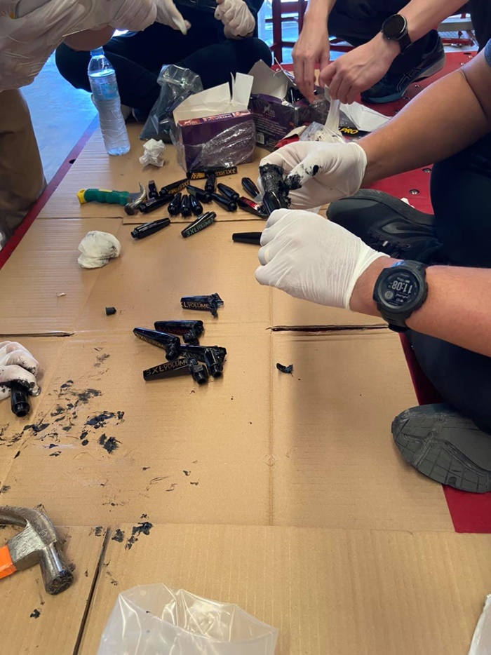 โคเคน สอดไส้มาสคาร่า โคเคน สอดไส้มาสคาร่า