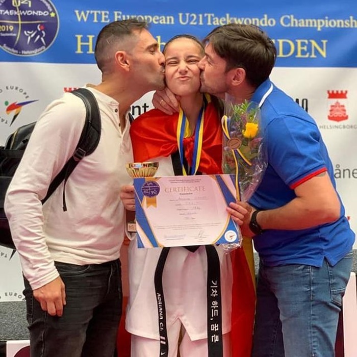 อาดรีอานา เซเรโซ อาดรีอานา เซเรโซ