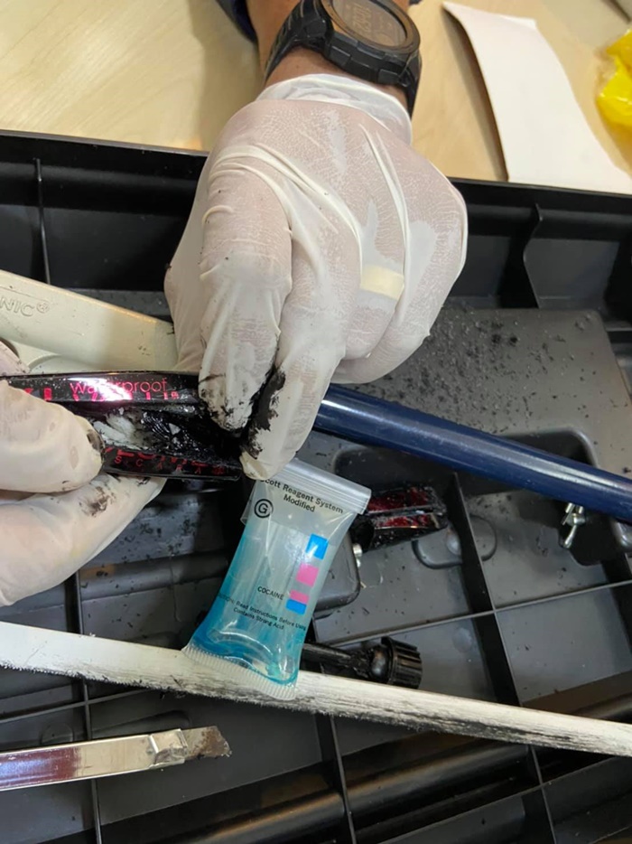 โคเคน สอดไส้มาสคาร่า โคเคน สอดไส้มาสคาร่า