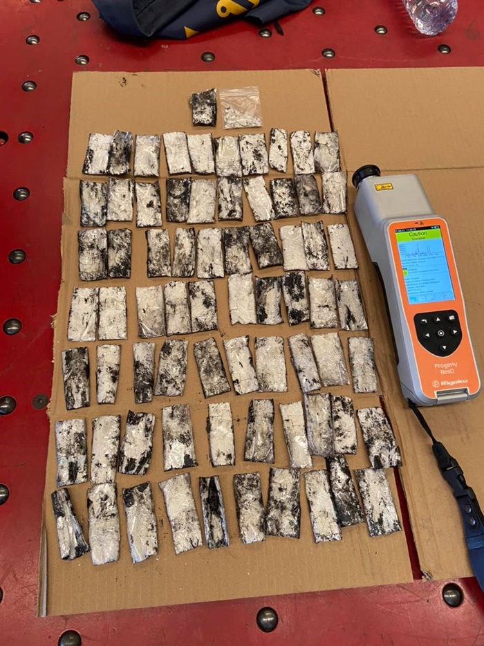 โคเคน สอดไส้มาสคาร่า โคเคน สอดไส้มาสคาร่า