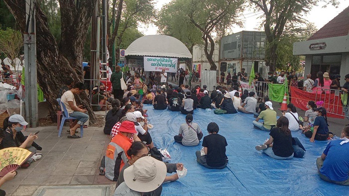 ตั้งหมู่บ้านทะลุฟ้าหน้าทำเนียบ ตั้งหมู่บ้านทะลุฟ้าหน้าทำเนียบ