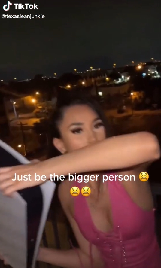 โยนเครื่องเล่น PS5 แฟนหนุ่มทิ้งระเบียง โยนเครื่องเล่น PS5 แฟนหนุ่มทิ้งระเบียง