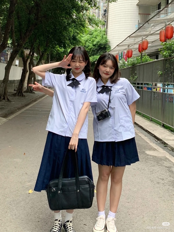 ชุดนักเรียนไทยโดนใจวัยรุ่นจีน ชุดนักเรียนไทยโดนใจวัยรุ่นจีน