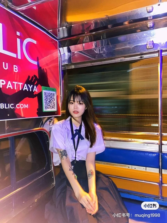 ชุดนักเรียนไทยโดนใจวัยรุ่นจีน ชุดนักเรียนไทยโดนใจวัยรุ่นจีน