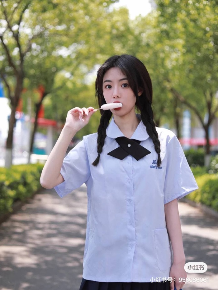 ชุดนักเรียนไทยโดนใจวัยรุ่นจีน ชุดนักเรียนไทยโดนใจวัยรุ่นจีน