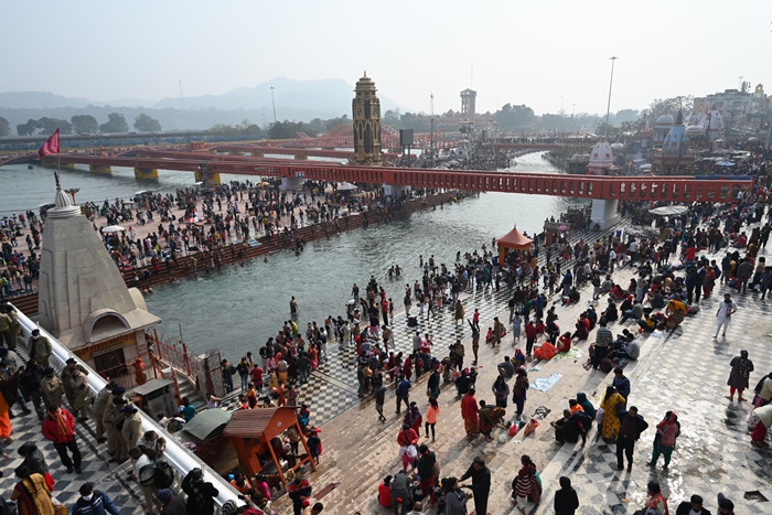 ไม่กลัวโควิด 19 เชื่อพระแม่คงคาคุ้มครอง ไม่กลัวโควิด 19 เชื่อพระแม่คงคาคุ้มครอง