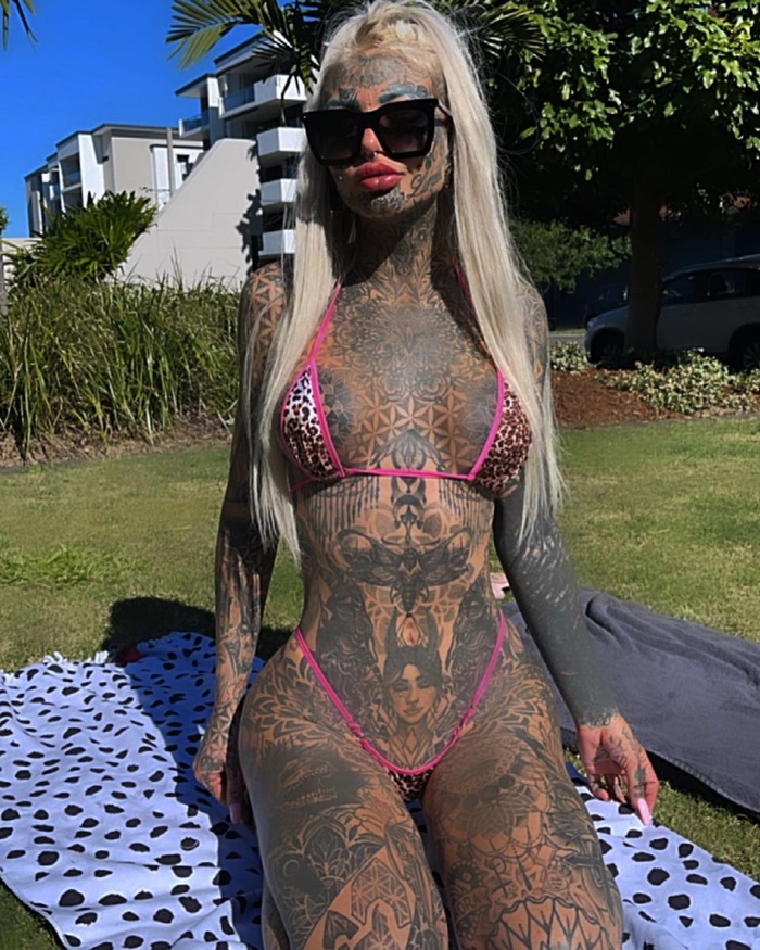 สาวรักการสักลาย สาวรักการสักลาย