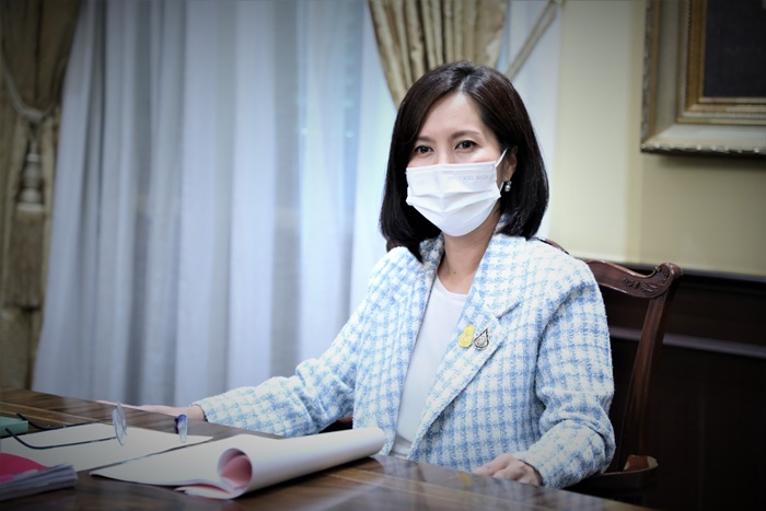 ครูกล้อนผมนักเรียน ครูกล้อนผมนักเรียน