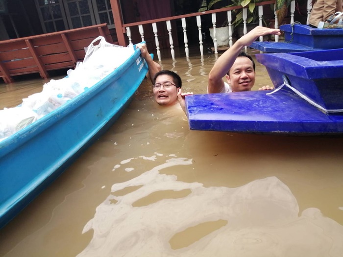 มงคลกิตติ์ ช่วยน้ำท่วมอยุธยา มงคลกิตติ์ ช่วยน้ำท่วมอยุธยา