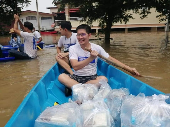 มงคลกิตติ์ ช่วยน้ำท่วมอยุธยา มงคลกิตติ์ ช่วยน้ำท่วมอยุธยา