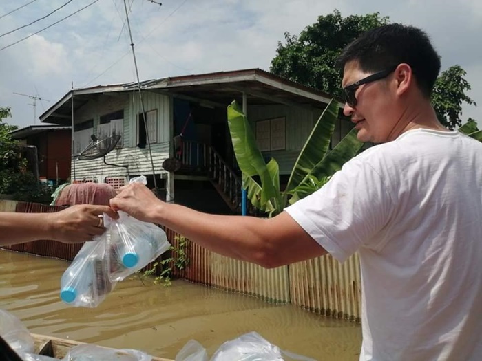 มงคลกิตติ์ ช่วยน้ำท่วมอยุธยา มงคลกิตติ์ ช่วยน้ำท่วมอยุธยา