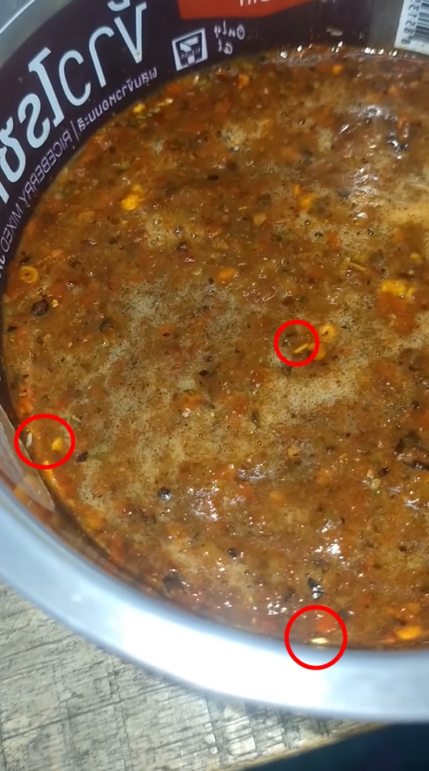 ร้านให้น้ำจิ้มบูด ทั้งฟอง - หนอน สภาพ !! ร้านให้น้ำจิ้มบูด ทั้งฟอง - หนอน สภาพ !!