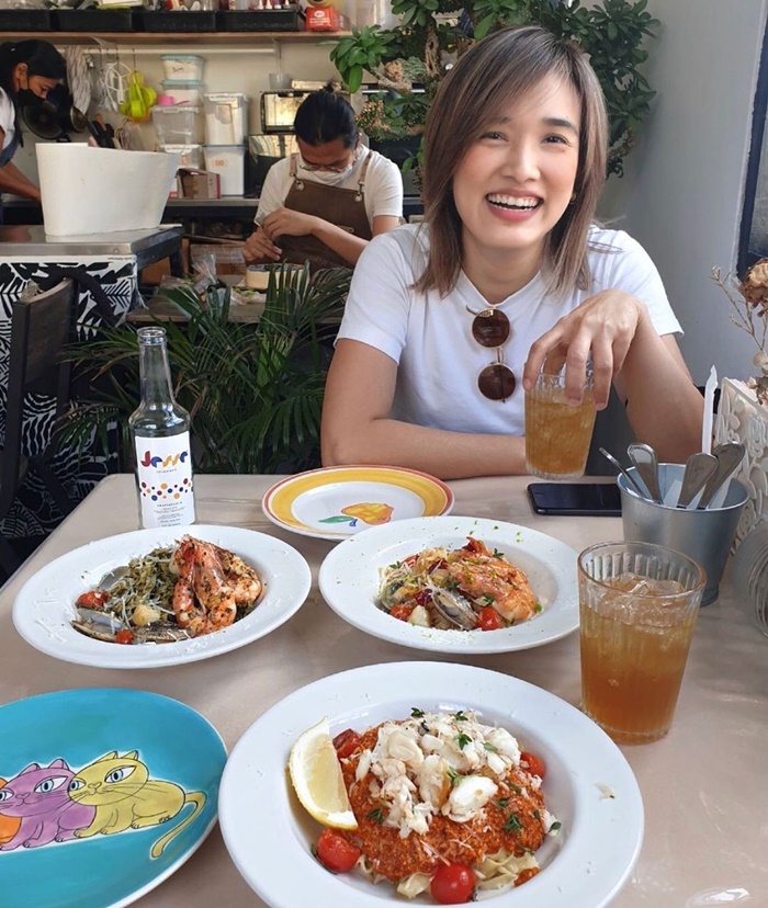 จอมขวัญ หลาวเพ็ชร์ จอมขวัญ หลาวเพ็ชร์