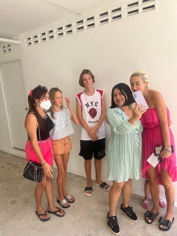 ครอบครัวฝรั่งเที่ยวภูเก็ต ครอบครัวฝรั่งเที่ยวภูเก็ต