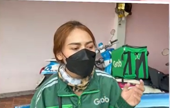 ชีวิตไม่มีทางเลือก แต่ก็ต้องสู้ ชีวิตไม่มีทางเลือก แต่ก็ต้องสู้