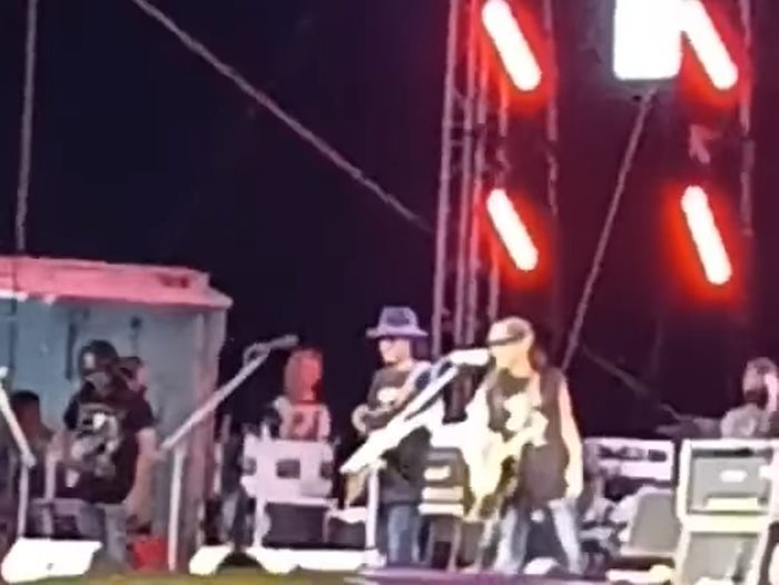 แอ๊ด คาราบาว แอ๊ด คาราบาว