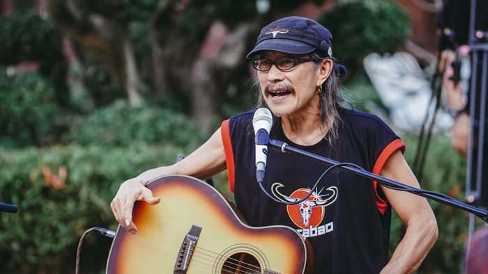 แอ๊ด คาราบาว แอ๊ด คาราบาว